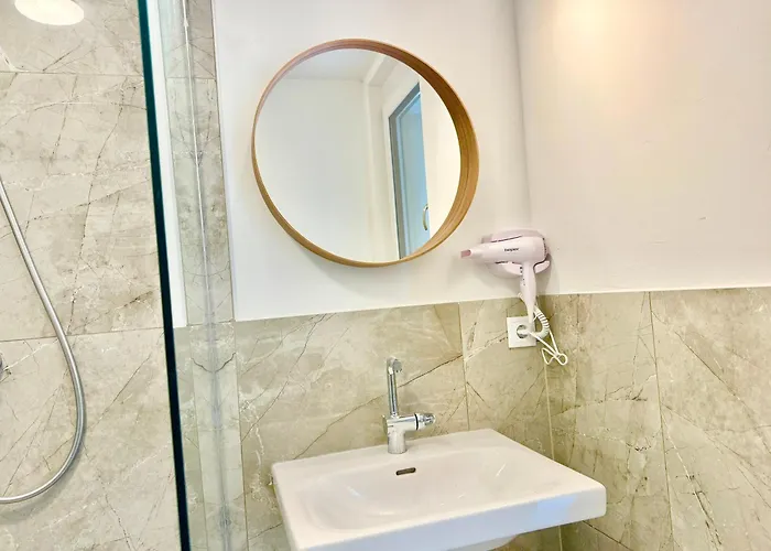 Modern With Garden Near Scs Apartman