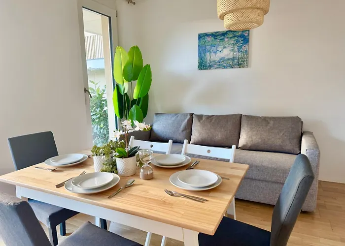 Modern With Garden Near Scs Appartement