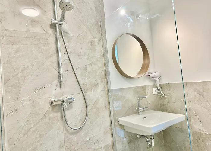 Apartman Modern With Garden Near Scs *